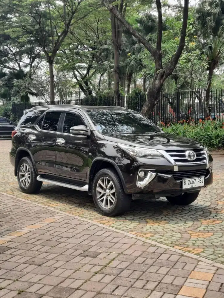 MULUS TERAWAT!!! Toyota Fortuner SRZ 2.7 Bensin AT 2017 - Cokelat