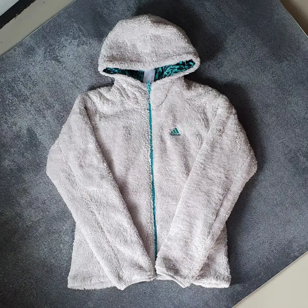 Adidas bulu sherpa size S fit M