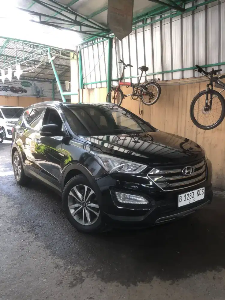 Hyundai Santa Fe 2.4 Limited Edition AT MATIC prestige BENSIN 2015 crv