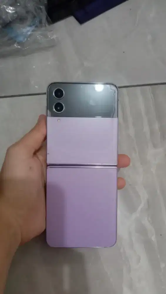 Samsung Z Flip 4 Second