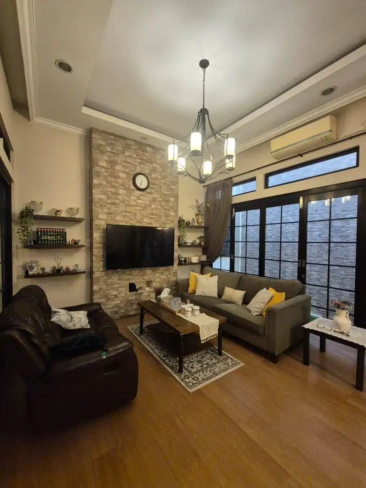 Dijual Rumah Full Furnished Mewah  Di Sektor 1.6 BSD City