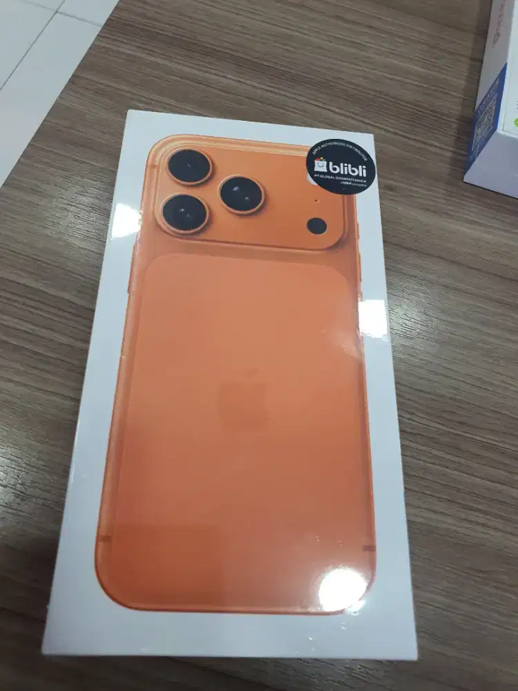 Iphone 17 pro 256gb cosmic orange garansi blibli 1 tahun