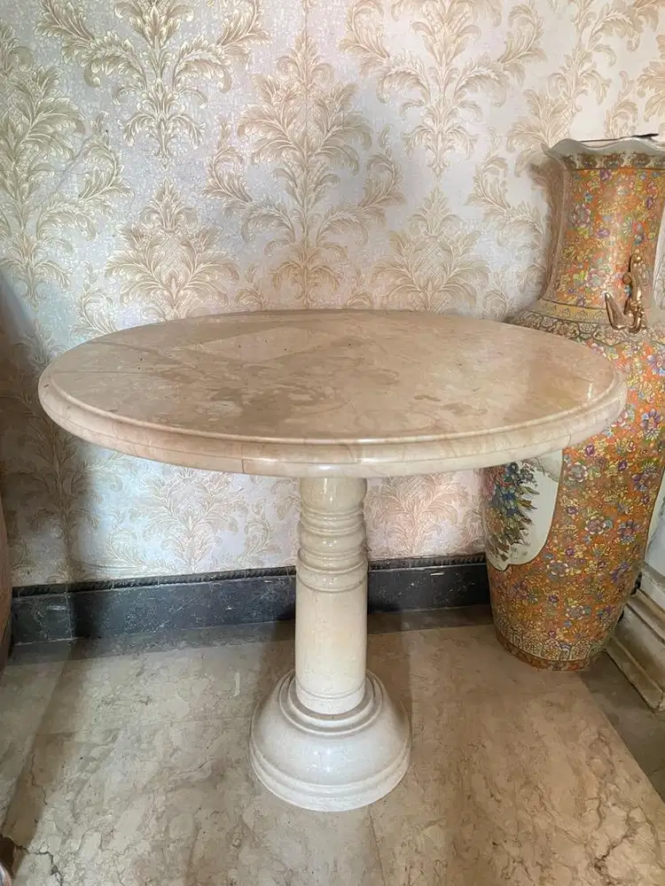 Dijual Meja Marmer Bulat Klasik – Kondisi Mulus