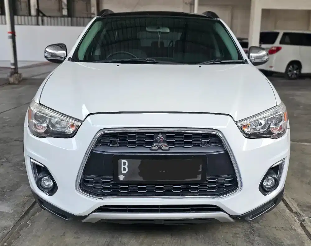 Mitsubishi Outlander PX Panoramic AT Matic 2017 Putih Mulus Siap Pakai