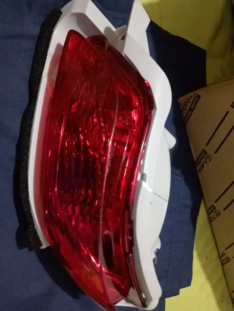 Reflektor lampu belakang toyota