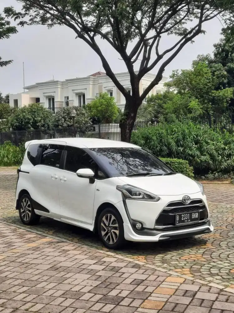 MULUS TERAWAT!!! Toyota Sienta 1.5 Q AT 2016 - Putih