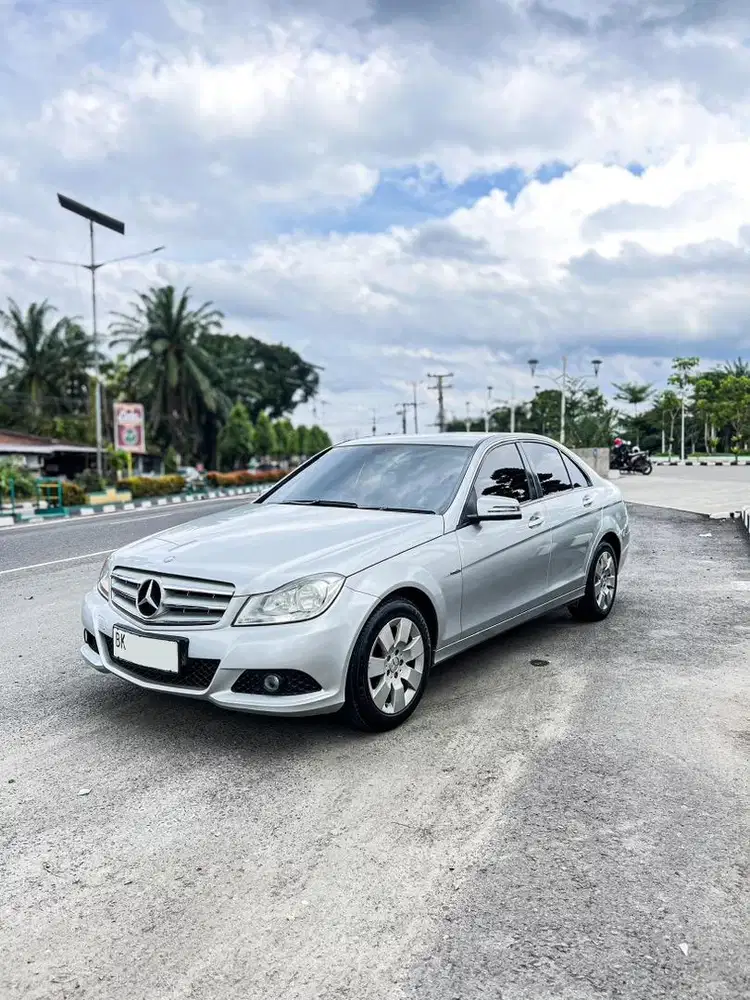Mercedes Benz C200 CGI A/T 2012