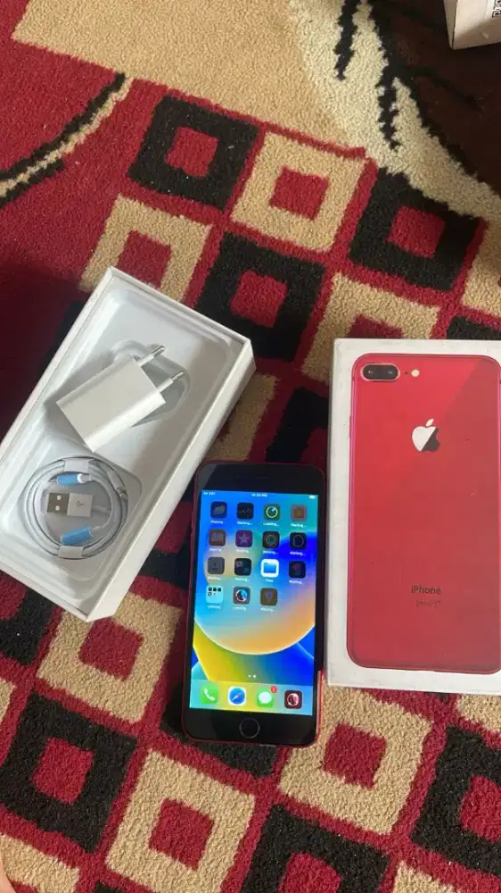 iphone 8+ 64 GB inter