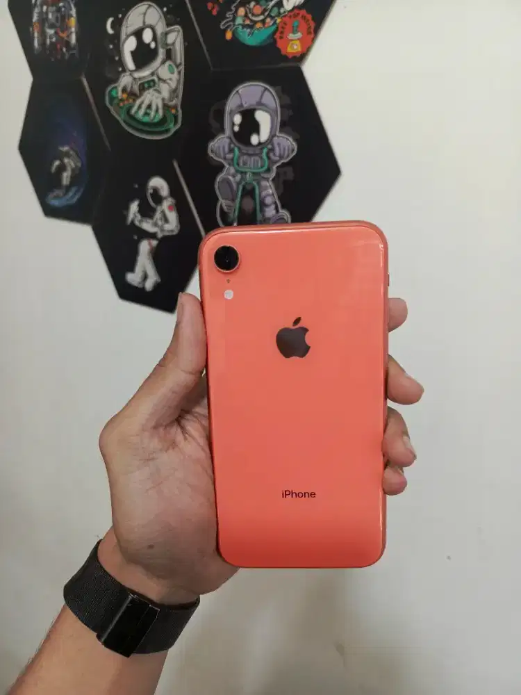 iPhone XR 128GB likenew