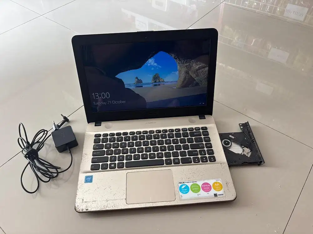 Dijual cepat laptop asus