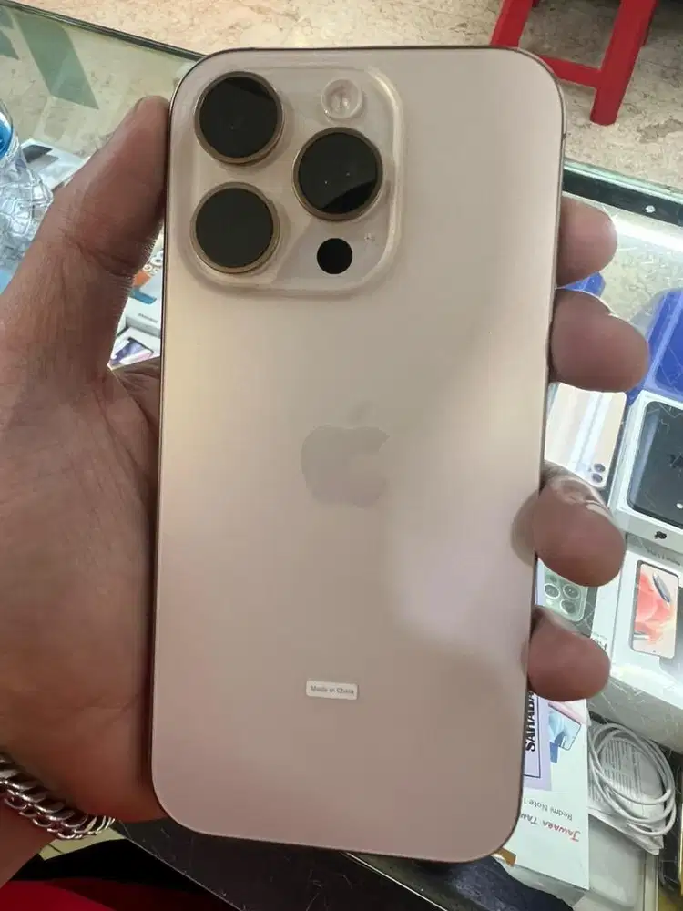 Iphone 16 pro 128 ibox bh 100 garansi panjang juli 2026
