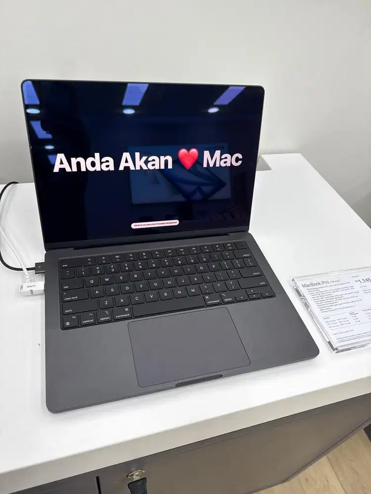 MacBook Pro 14 Inch