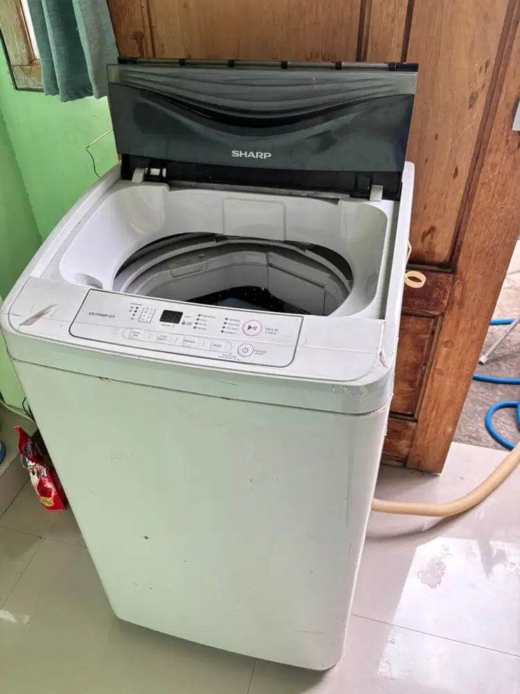 Mesin cuci 1 tabung dan kulkas 2 pintu