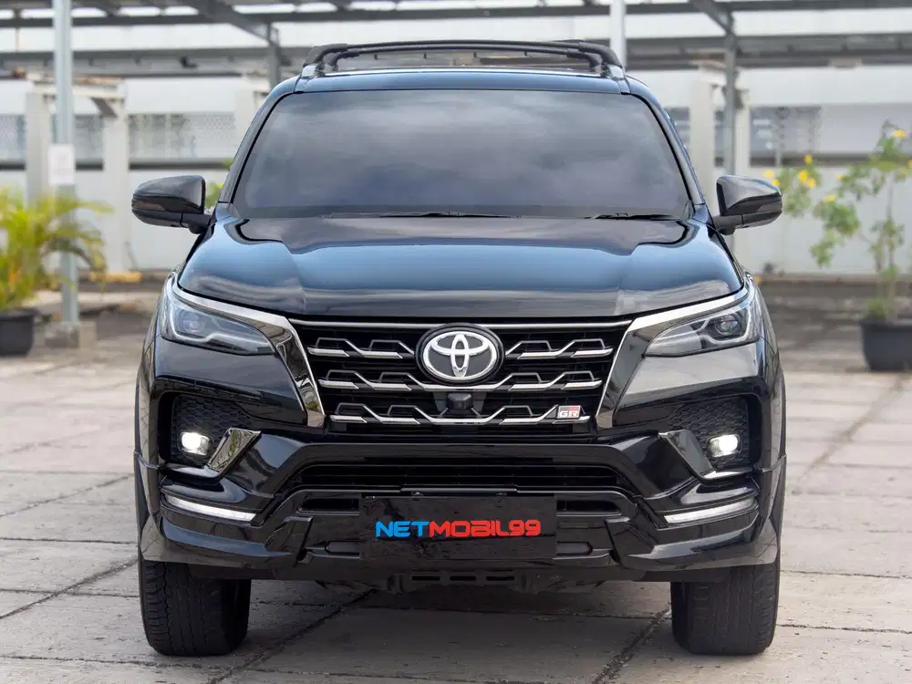 TOYOTA FORTUNER GR 4X2 AT 2.8 2022 DIESEL - HITAM