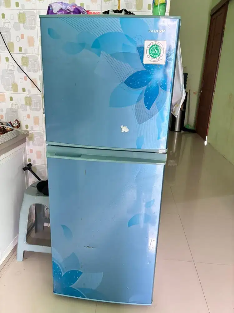 Mesin cuci 1 tabung dan kulkas 2 pintu