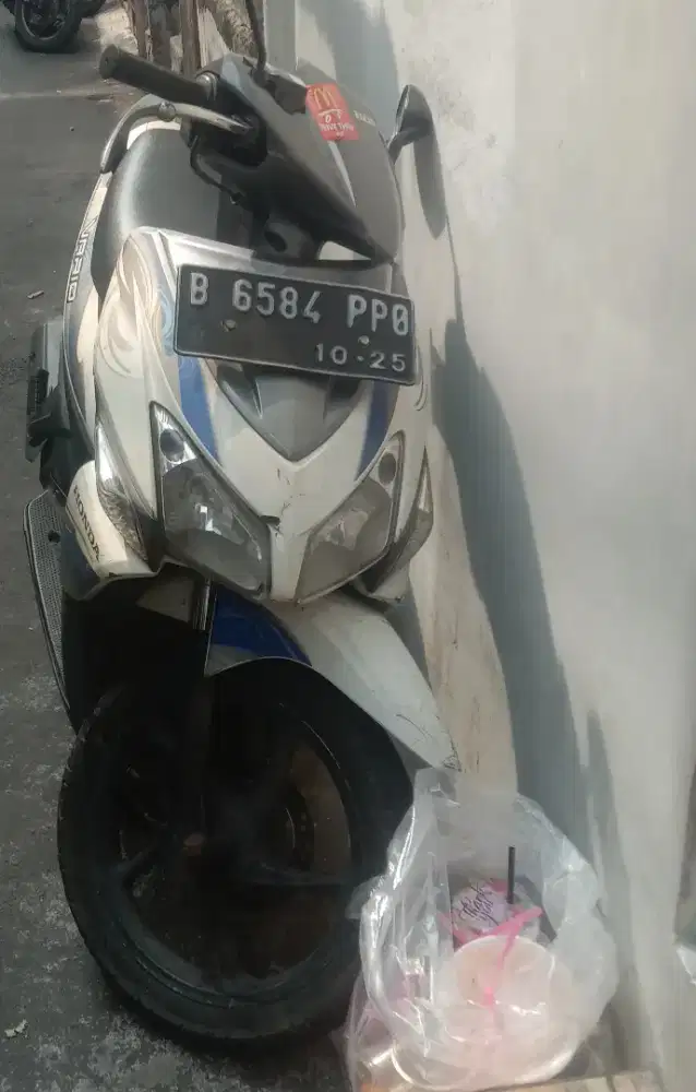 Di jual Santai aja Honda Vario 110cc. CW. Surat2.  Di jamin lengkap.