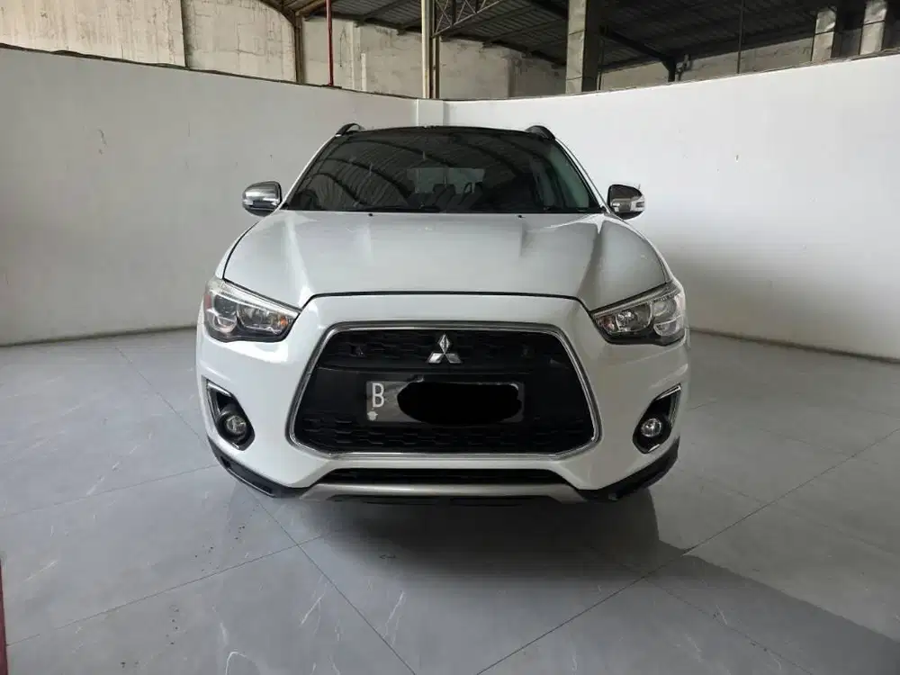 Mitsubishi Outlander PX 2.0 AT ( Matic ) 2017 Putih plat genap