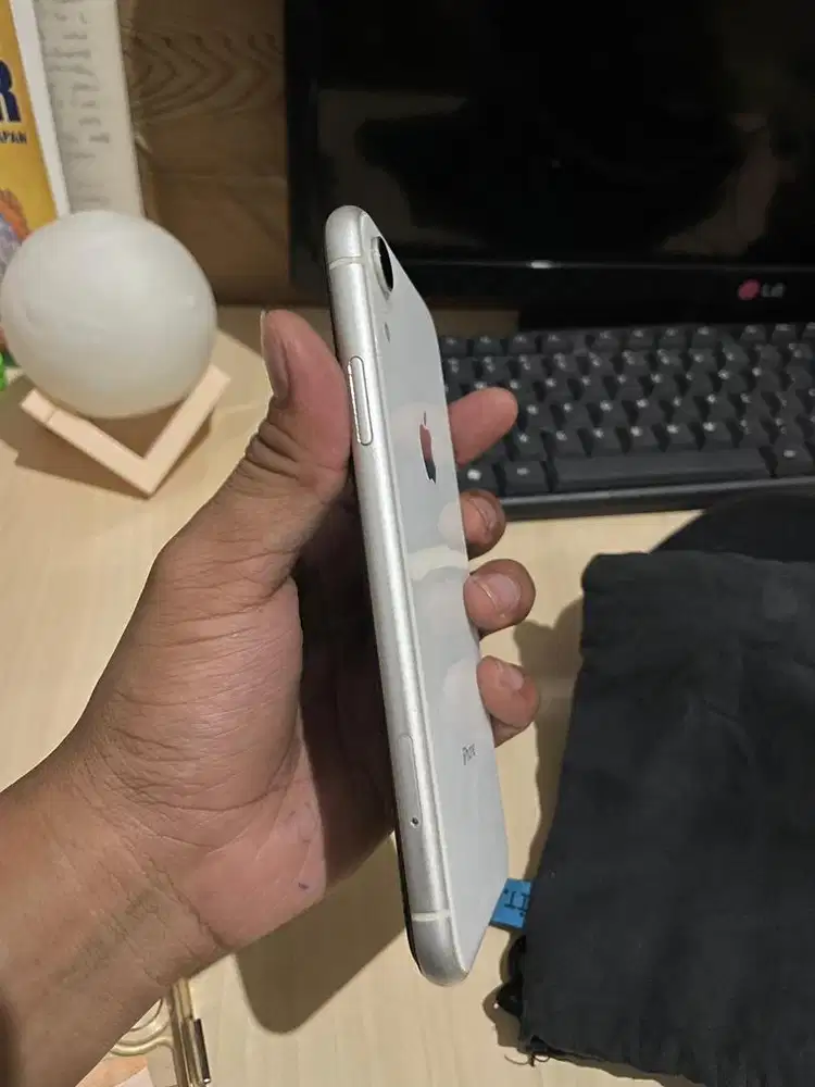 ip xr all sim white