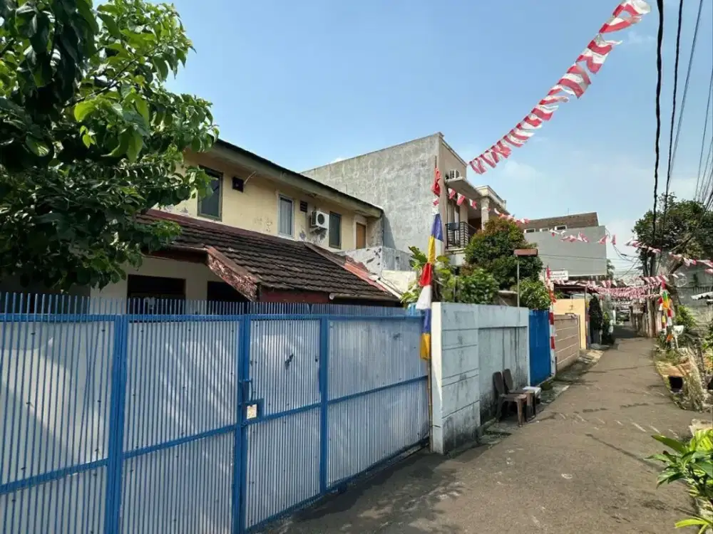 Dijual rumah 2 lantai di radio dalam kebayoran baru Jaksel