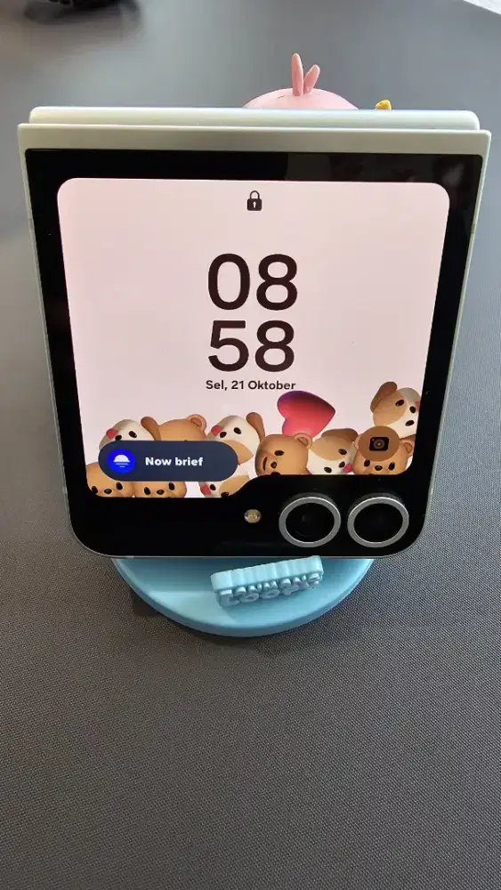 FOR SALE : HP SAMSUNG FLIP 6