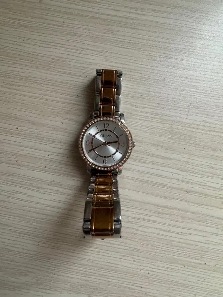 Jam Tangan Guess