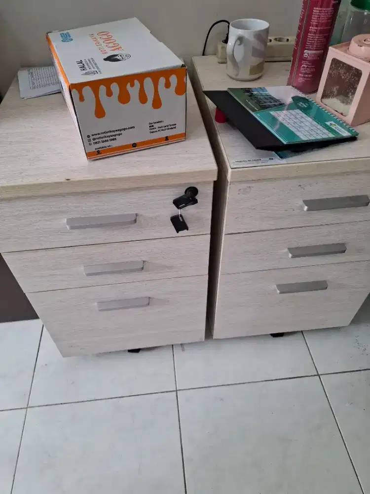 Mobile drawwer laci susun