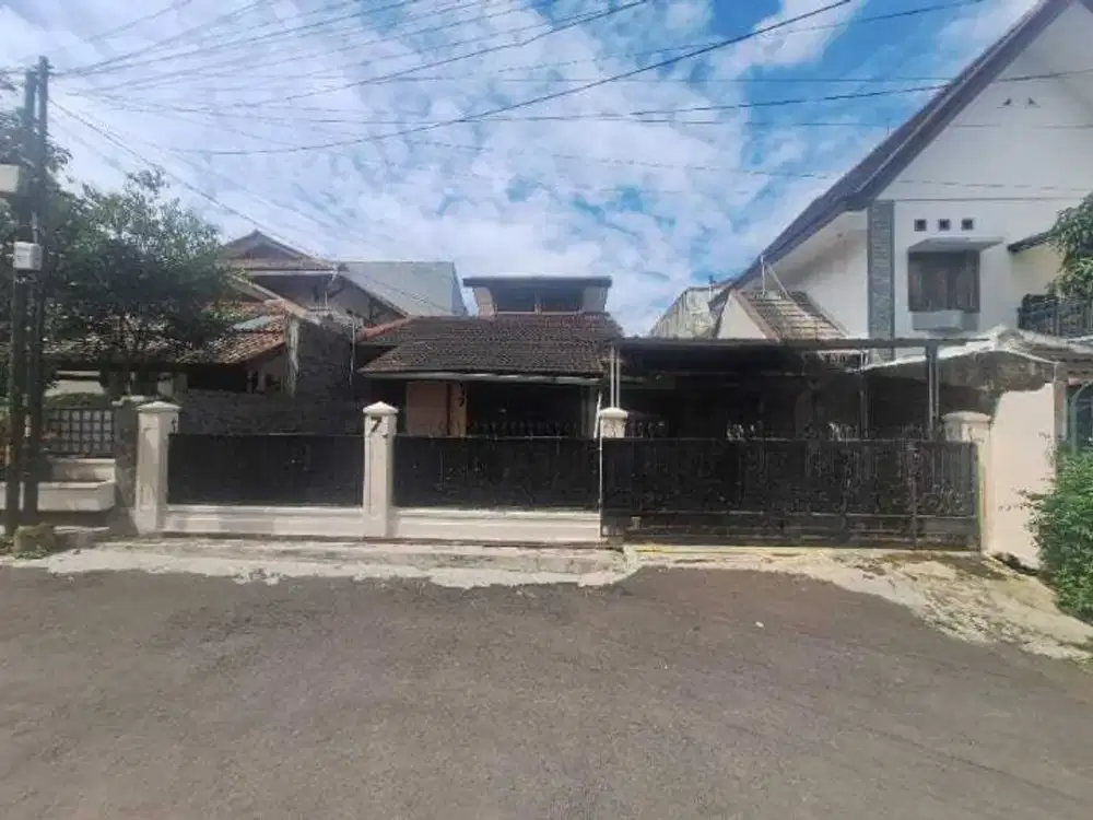 Disewakan / Dijual Rumah Terawat Di Cibogo Pasteur