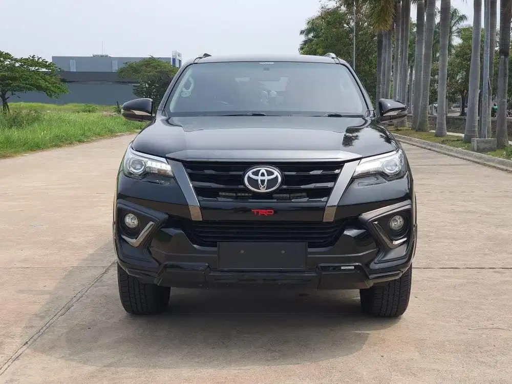 Toyota Fortuner 2.4 VRZ TRD AT KICK SENSOR 2020 Hitam