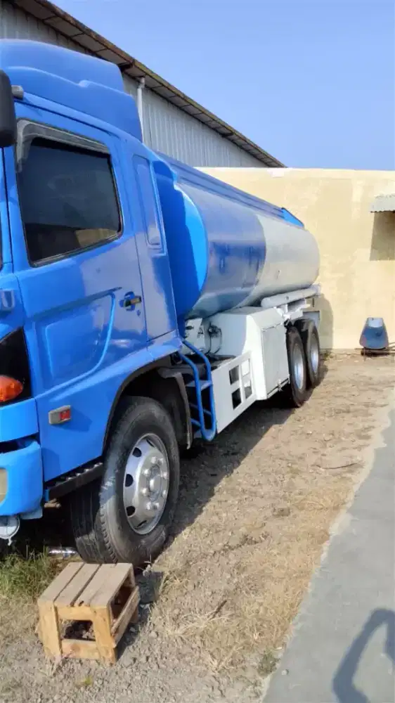 Tangki solar 16KL Hino 6x2 FL235JN 2010 bagus siap kerja keluar kota