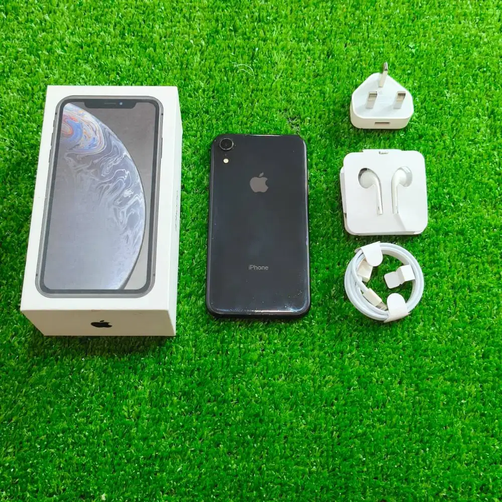 iPhone Xr 64Gb Black Sinyal aman selamanya BH 77% Minus LCD kanan atas