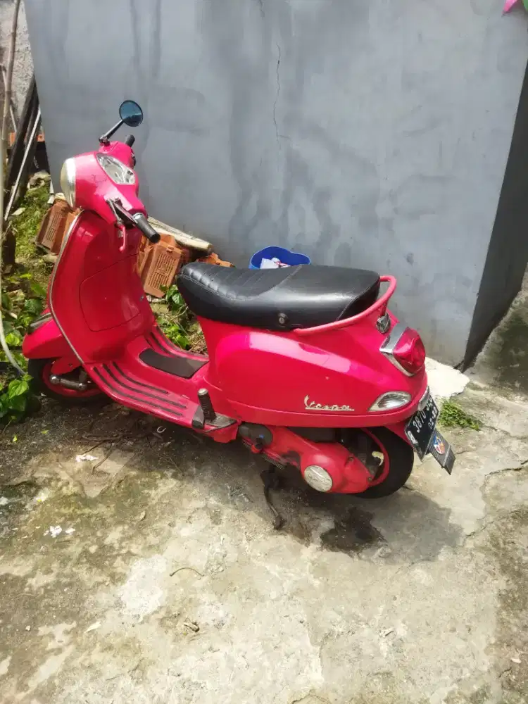 Vespa LX 150 tahun 2011
