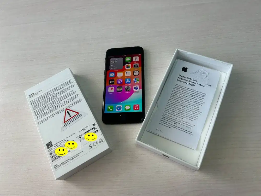 DIJUAL: iPhone SE 3 (2022) – 128 GB