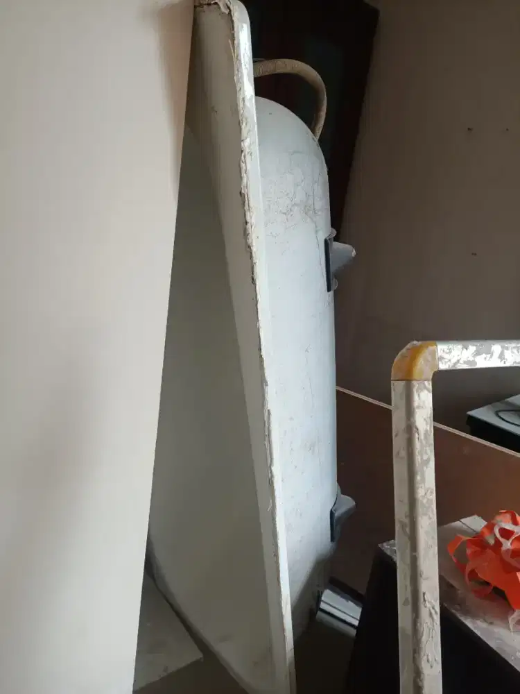 Bathtub kamar mandi