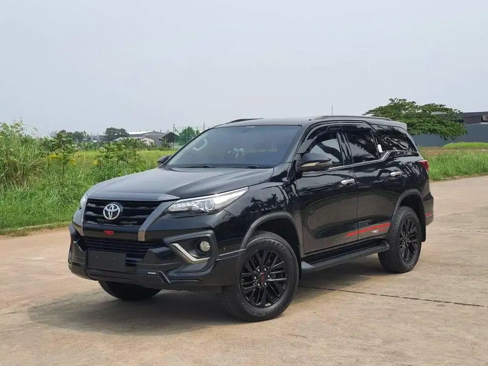 KICK SENSOR Toyota Fortuner 2.4 VRZ TRD AT 2020 Hitam