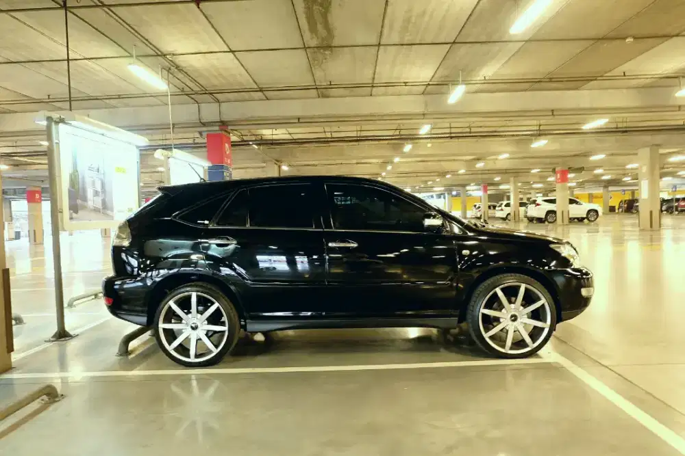 Velg ex Toyota Harrier R22 / ring 22 inch berikut ban kondisi seger