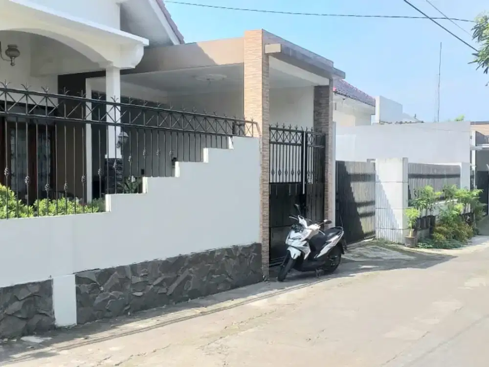 RUMAH LUAS DEKAT KAMPUS UII JAKAL