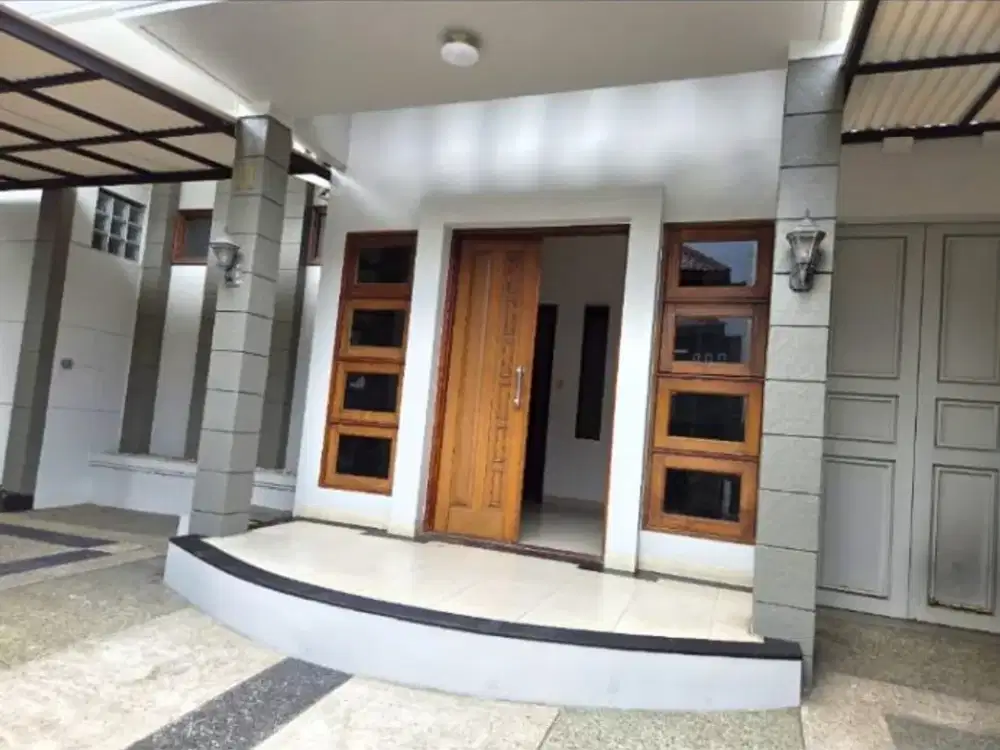 Dijual Rumah Nyaman Terawat Siap Huni Minimalis Lokasi Startegis di Singgasana Pradana Bandung