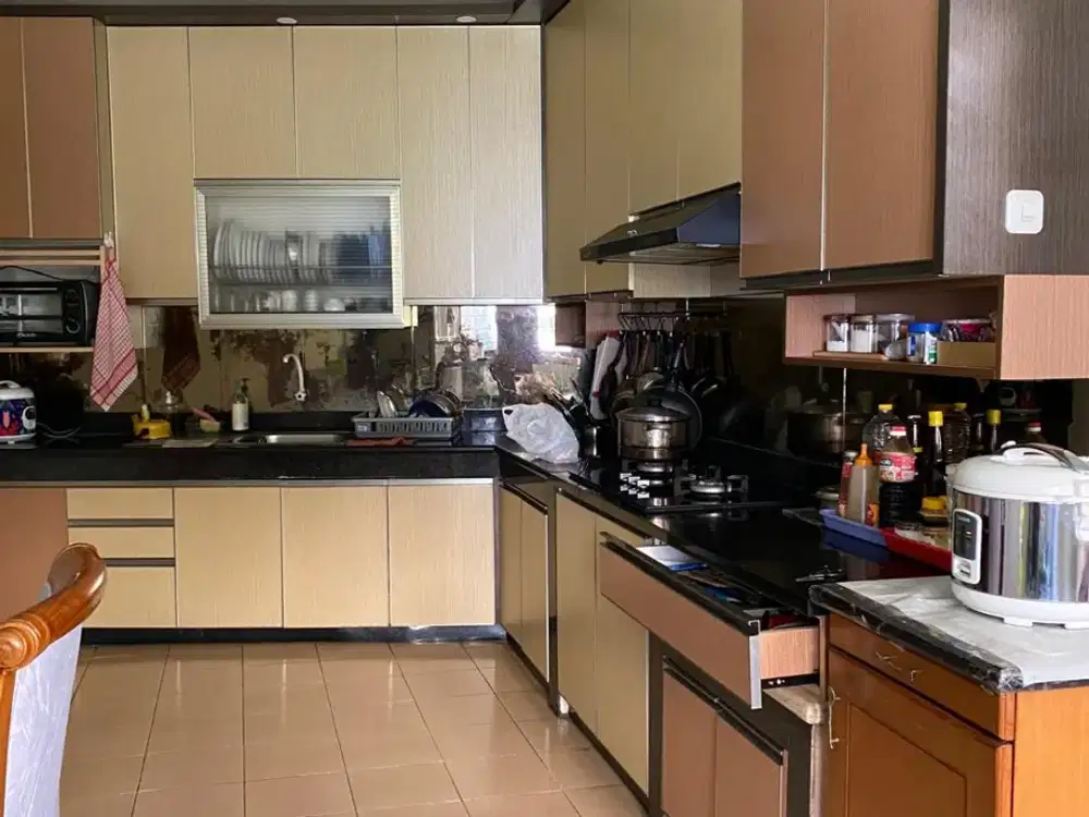 Dijual Rumah Mainroad Setraduta Raya dkt Pasteur Geger kalong Sarijadi Sukajadi Setrasari Sutami Surya Sumantri