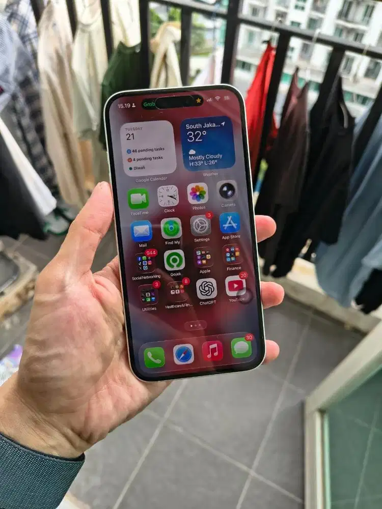 iPhone 16 Plus 128GB White