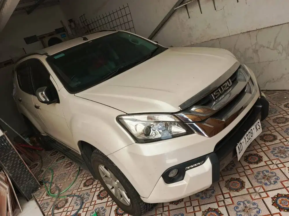ISUZU MUX KONDISI SPESIAL