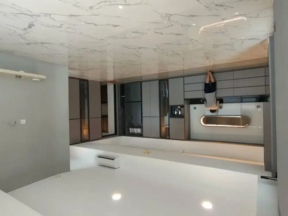 Disewa Apartemen 4 BR Semi Furnish Dengan Private Lift di Kemang Village
