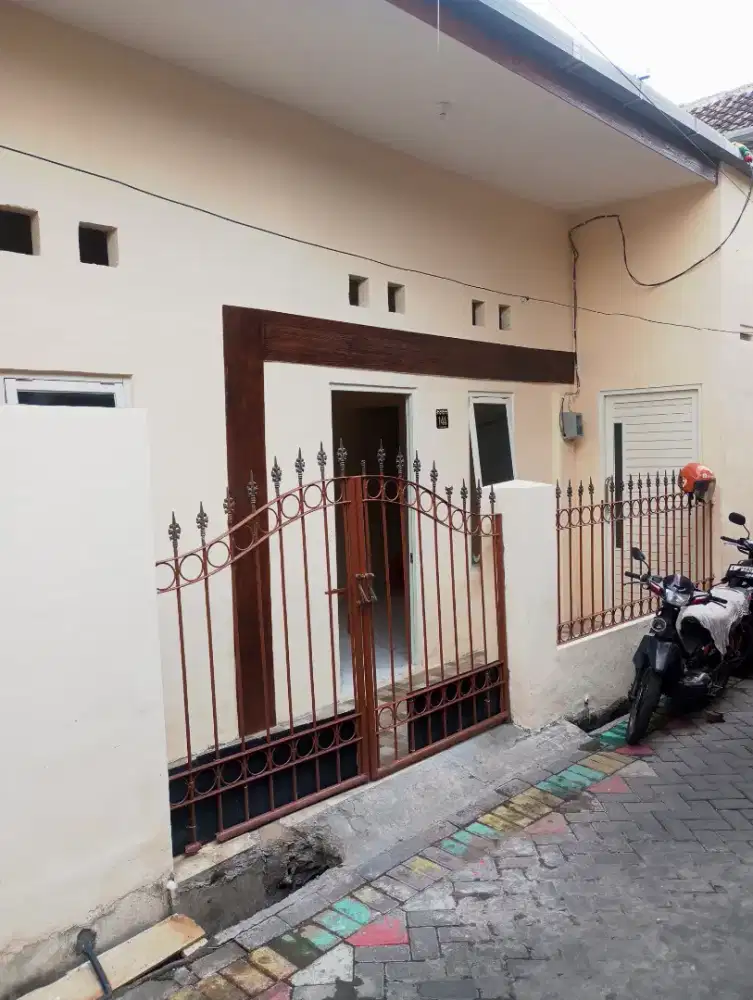 DI KONTRAKAN RUMAH MINIMALIS YANG ASRI