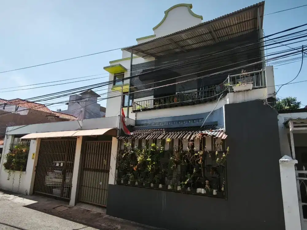 FOR SALE HOUSE in SURABAYA