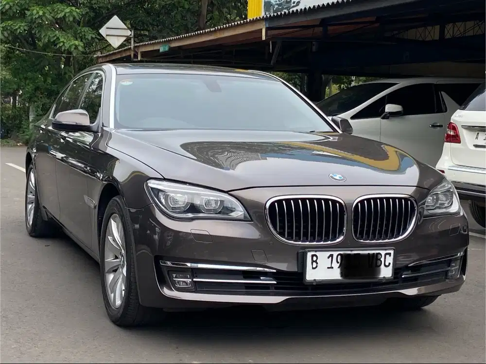 ANTIK SIAP PAKAI DIJUAL CEPAT!! BMW 730LI AT BROWN 2013