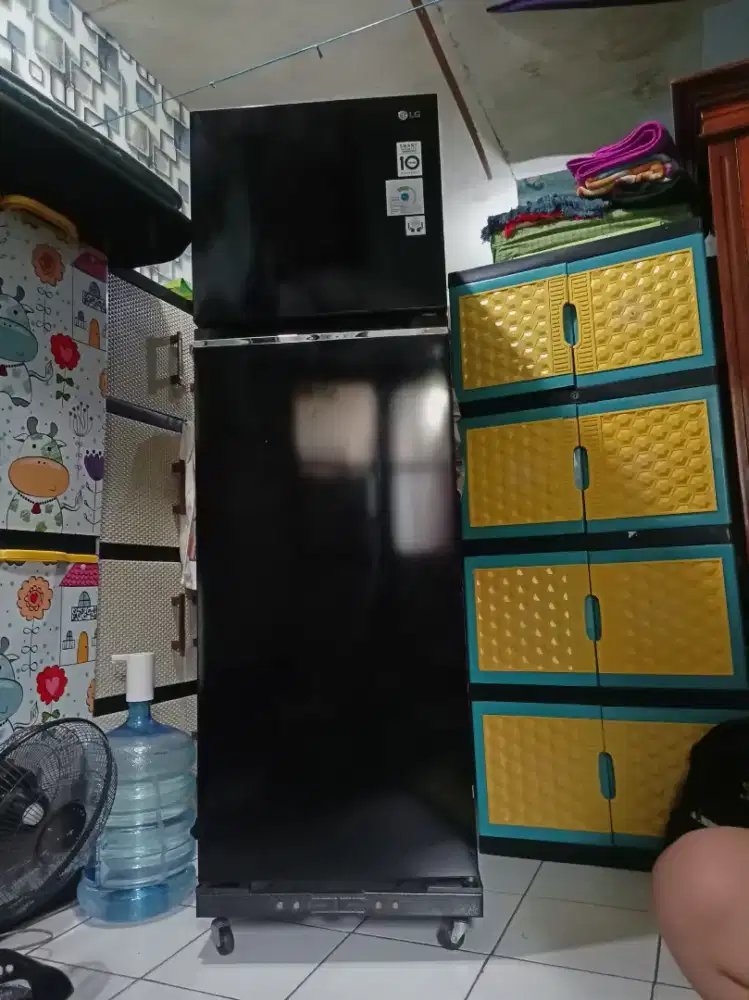 Kulkas LG Dijual kulkas 2 pintu merk LG