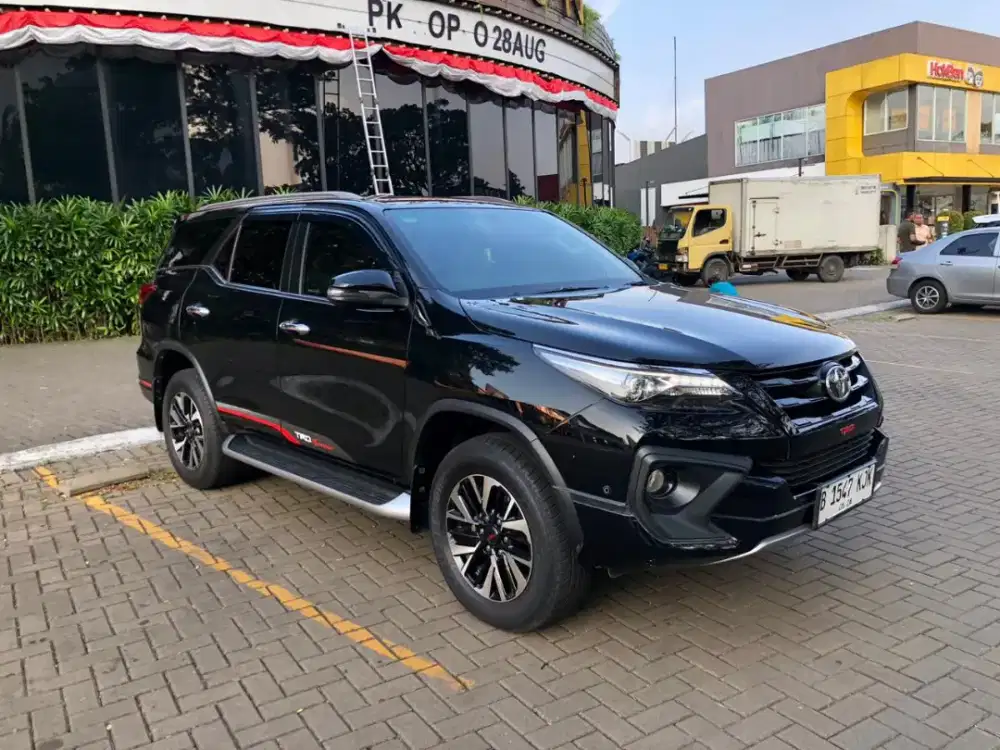 TOYOTA FORTUNER VRZ TRD AT 2018