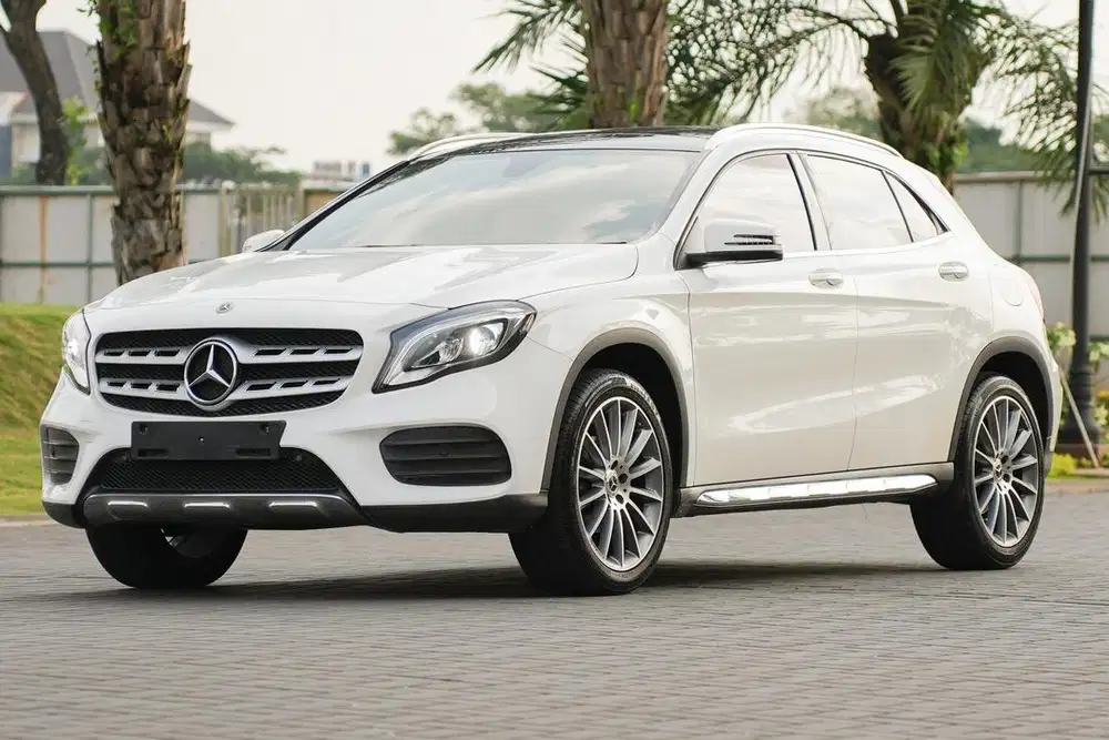 (DP 60jt) Mercedes Benz GLA200 AMG Night 2020