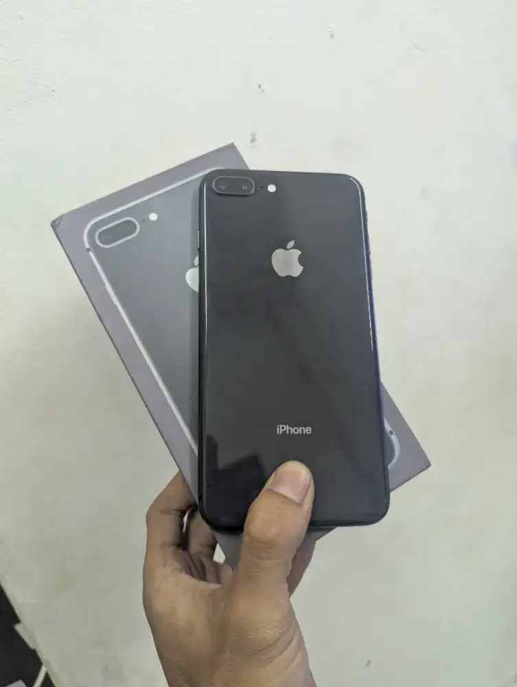 IPHONE 8 PLUS  64GB SIAP PAKAI ALL OPRATOR