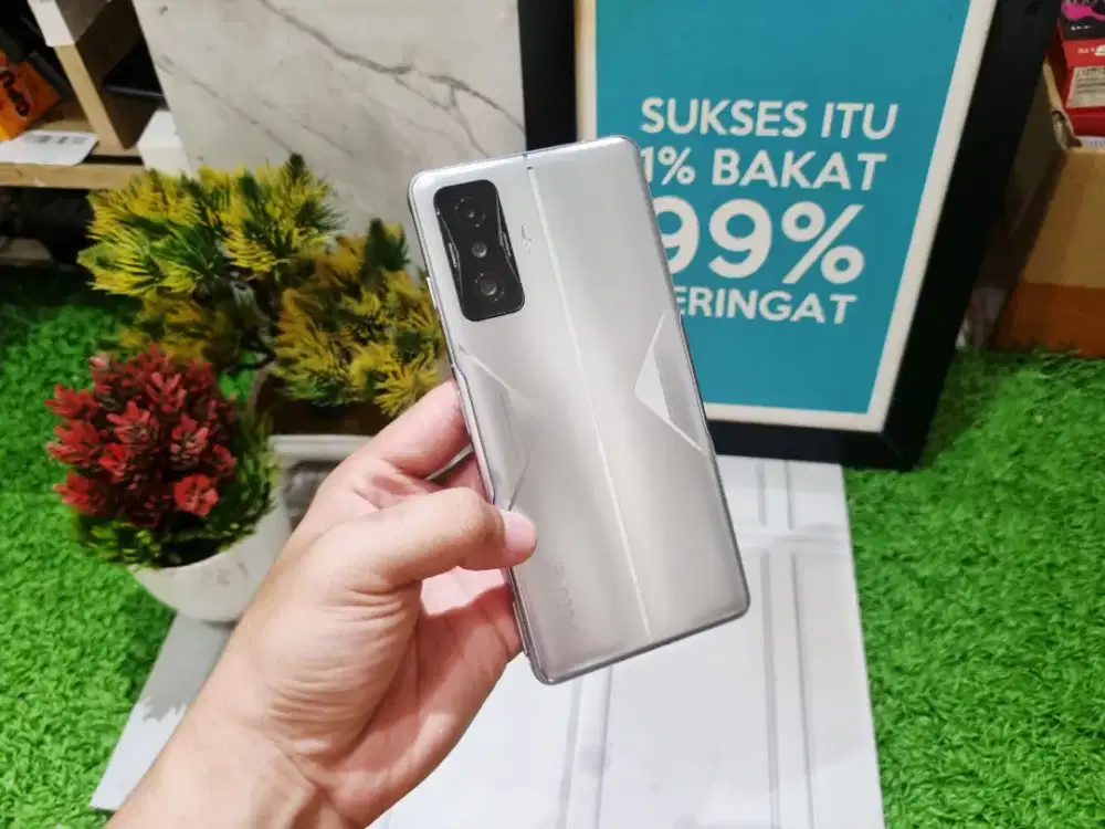 POCO F4 GT RAM 12/256GB SNAPDRAGON DUALSIM TERMURAH