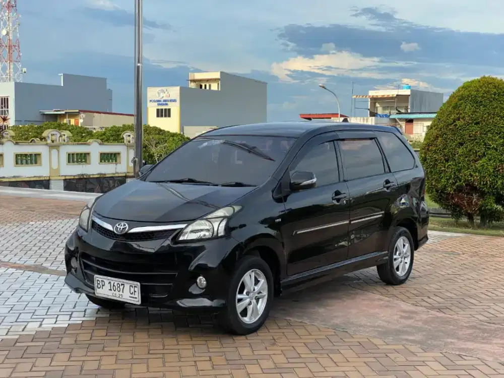 SALE Toyota Avanza Veloz 1.5 AT 2015 Black Terawat Sehat Siap Pakai
